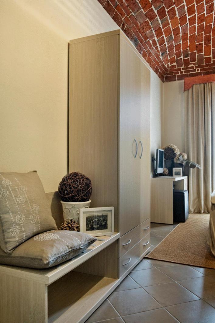 Albergo D'Italia Кивассо Экстерьер фото